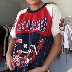 VINTAGE Cleveland Indians T-shirt